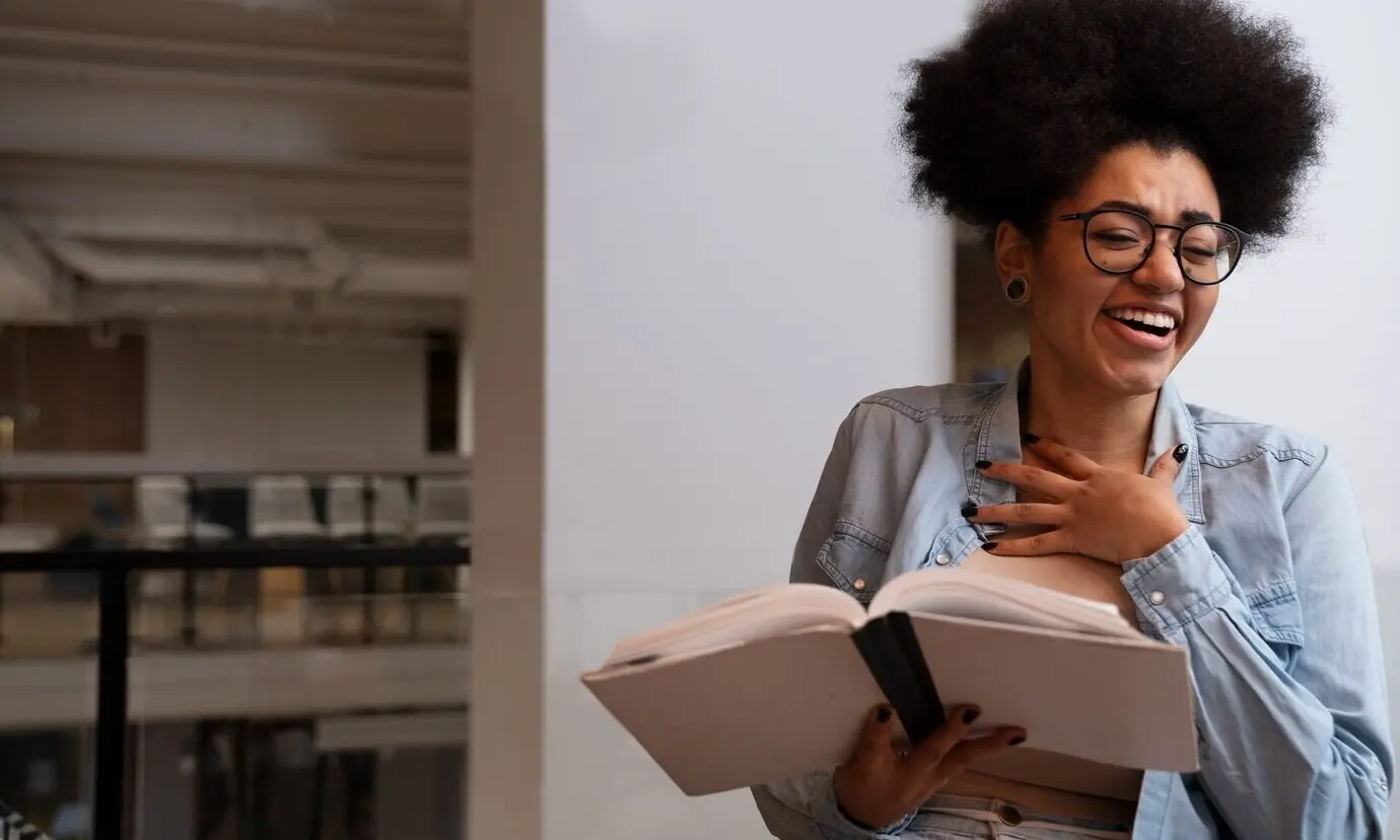 Authentische Szene eines Buchclubs